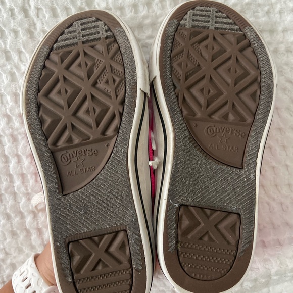 Little Girl’s converse NEON PINK shoes size 11 - Picture 5 of 7